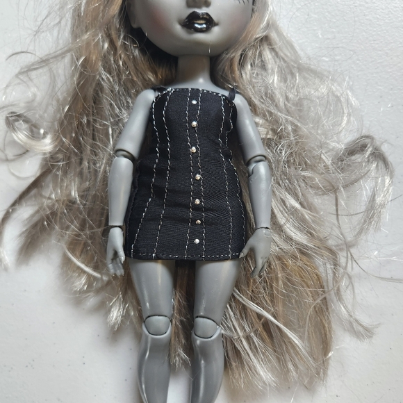 Rainbow HighShadow High Doll - Luna Madison - Picture 3 of 5